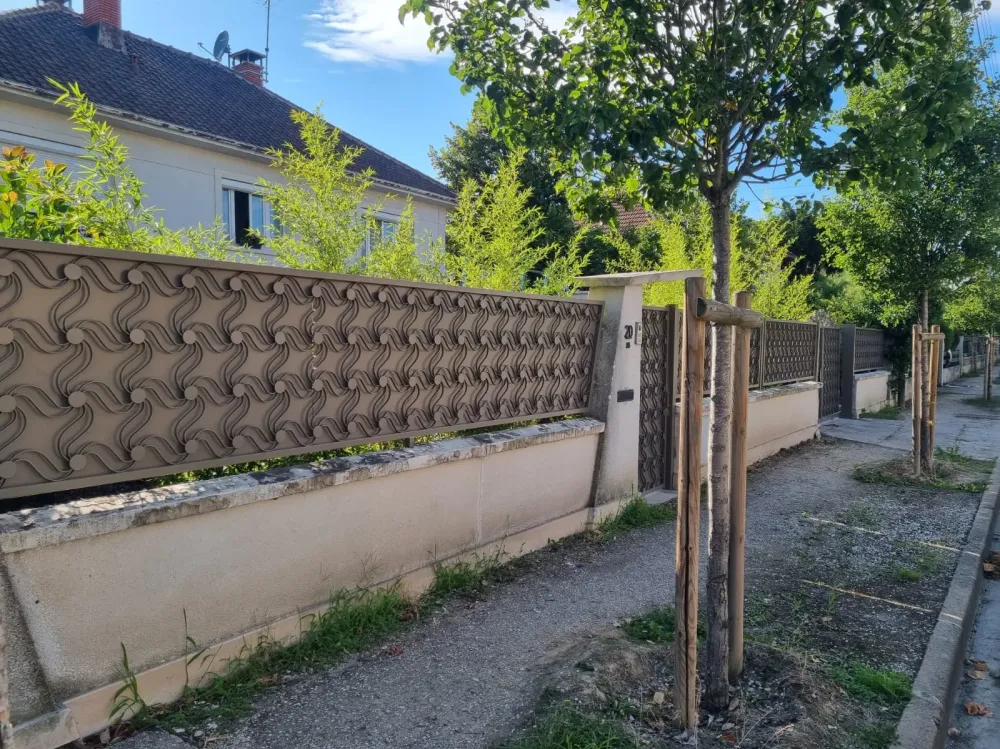 CLOTURE DE MAISON